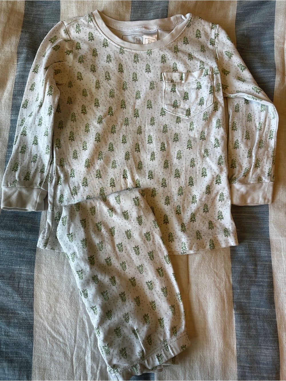 Kids Long-Sleeve Pajama Set in White with Green Christmas Tree Print